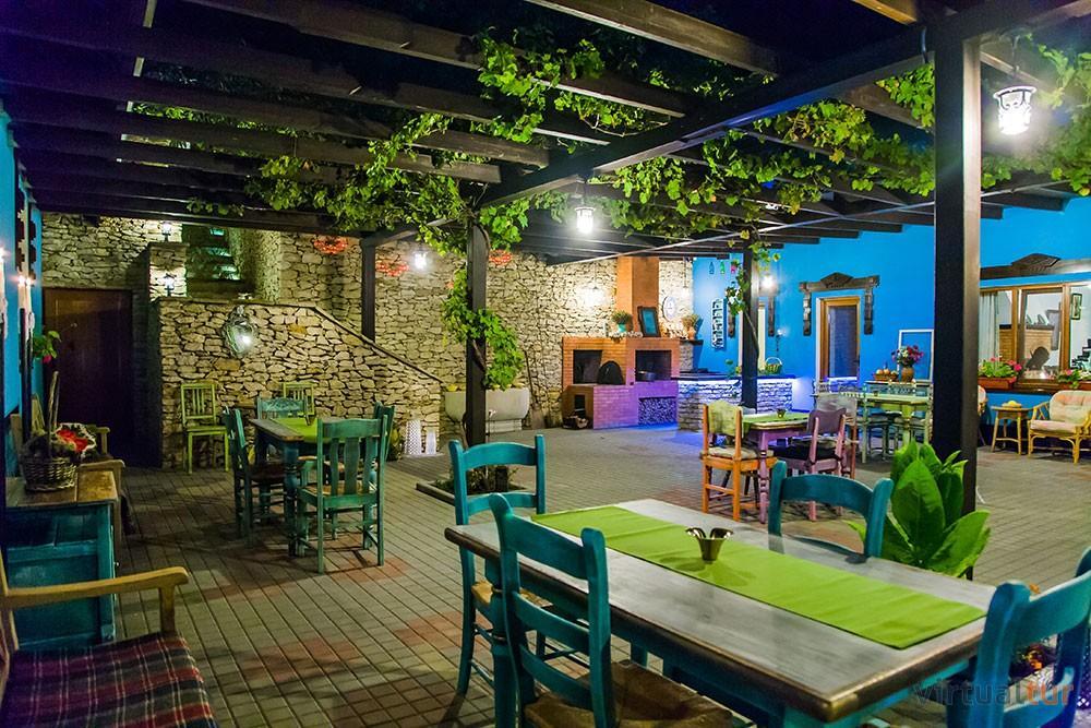 Bed and Breakfast Resedinta Rotundu Butuceny Экстерьер фото
