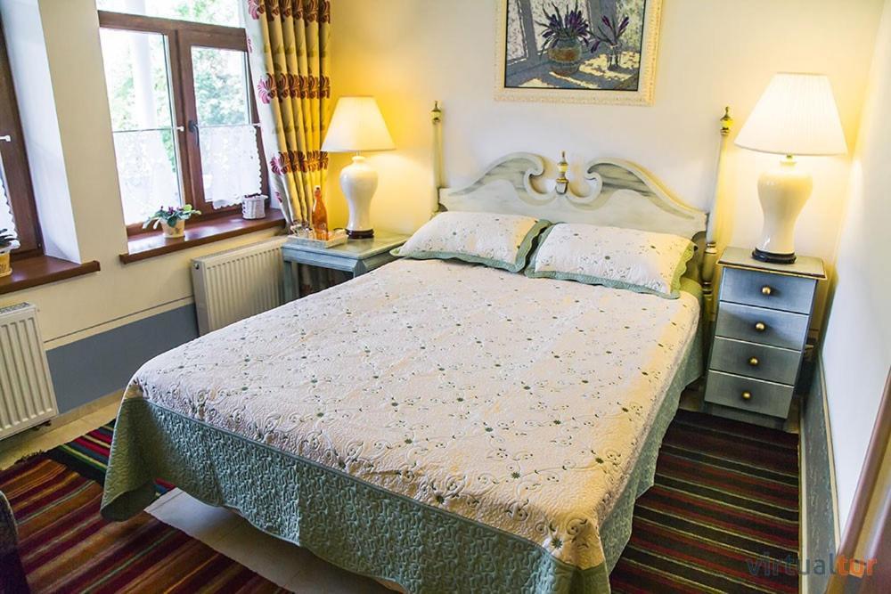 Bed and Breakfast Resedinta Rotundu Butuceny Экстерьер фото